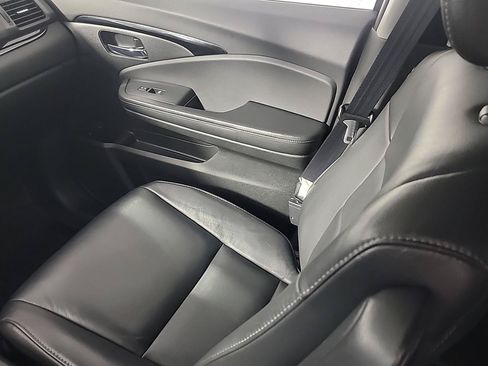 Used 2016 Honda Pilot Touring image 23