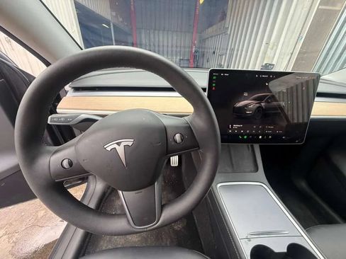 Used 2023 Tesla Model Y Performance AWD/4WD image 16