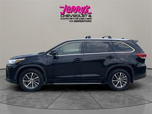 Used 2018 Toyota Highlander XLE image 2