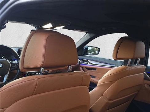 Used 2019 BMW 530i xDrive w/ Convenience Package image 14