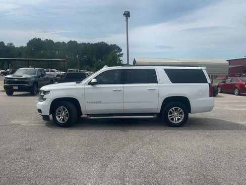 Used 2020 Chevrolet Suburban LT RWD image 3