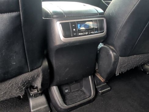 Used 2016 Toyota Highlander XLE AWD/4WD image 33
