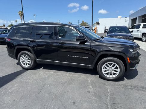 Used 2025 Jeep Grand Cherokee L Laredo RWD image 9
