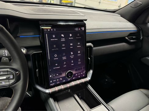 Certified 2024 GMC Acadia AT4 w/ Super Cruise Package image 17