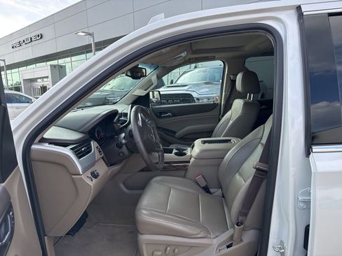Used 2017 GMC Yukon SLT w/ Premium Edition RWD image 2
