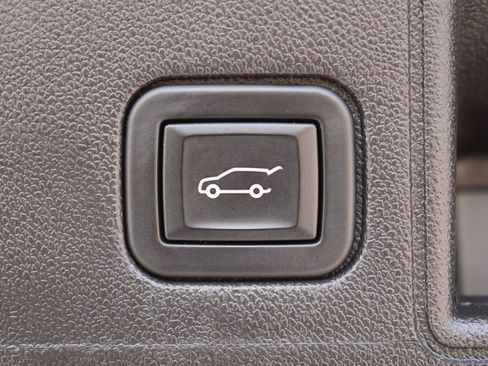 Used 2024 GMC Terrain AT4 w/ LPO, Floor Liner Package AWD/4WD image 18