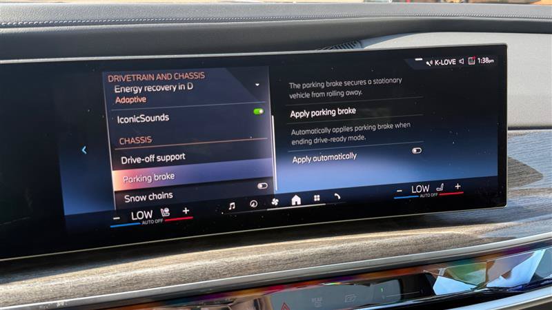 Used 2023 BMW i7 xDrive60 AWD/4WD image 30