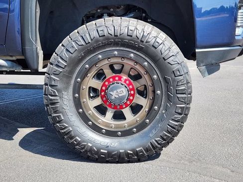 Used 2022 GMC Sierra 2500 AT4 w/ AT4 Preferred Package AWD/4WD image 21