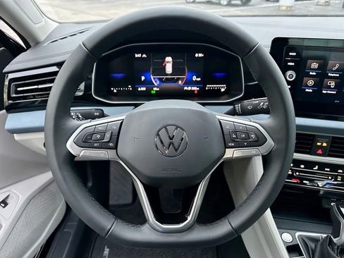New 2026 Volkswagen Jetta SE FWD image 27