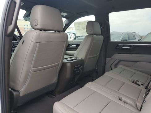 New 2026 Chevrolet Suburban LS RWD image 14
