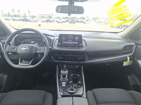 Used 2025 Nissan Rogue S AWD/4WD image 12