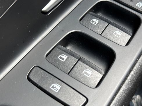 Used 2021 Hyundai Elantra SEL w/ Convenience + Premium Package FWD image 38