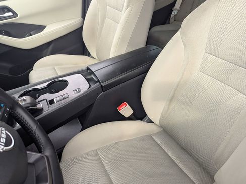 Certified 2025 Nissan Rogue SV image 20