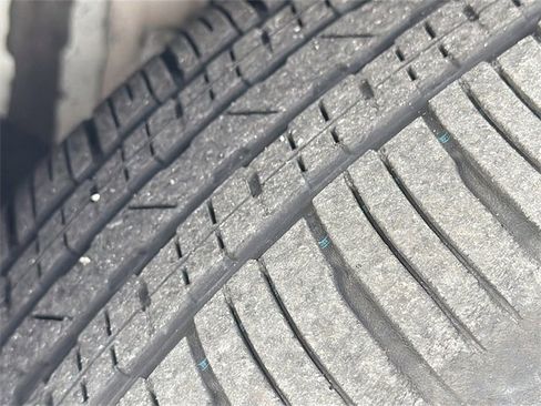 Used 2024 Nissan Rogue SV w/ SV Premium Package image 15