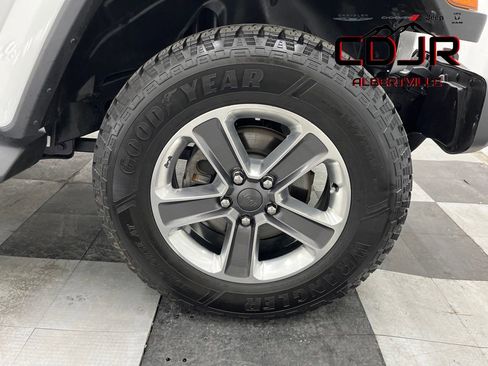 Used 2020 Jeep Wrangler Unlimited Sahara AWD/4WD image 11