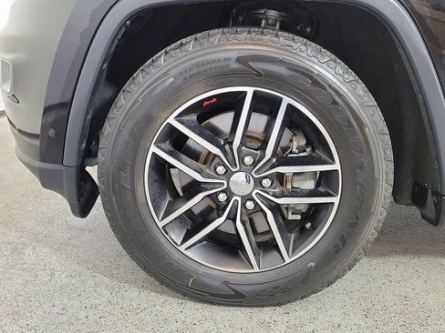 Used 2018 Jeep Grand Cherokee Trailhawk w/ Trailhawk Luxury Group AWD/4WD image 9