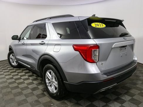 Used 2023 Ford Explorer XLT w/ Equipment Group 202A image 7