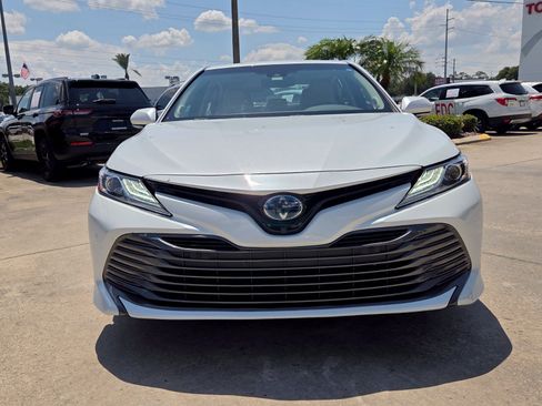 Used 2018 Toyota Camry XLE w/ Audio Package FWD image 2