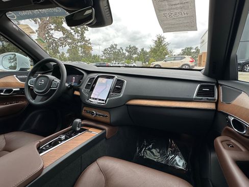 Certified 2023 Volvo XC90 B6 Core w/ Climate Package image 14