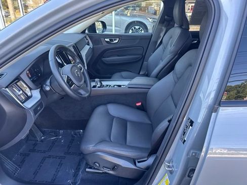 Used 2025 Volvo XC60 B5 Plus AWD/4WD image 20