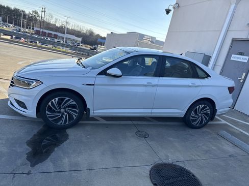 Used 2020 Volkswagen Jetta SEL Premium image 7