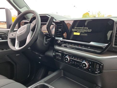 New 2026 GMC Sierra 3500 SLT w/ SLT Premium Package image 9