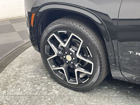 Certified 2025 Chevrolet Traverse High Country w/ LPO, Floor Liner Package AWD/4WD image 37