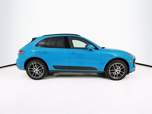 Used 2023 Porsche Macan Turbo image 8