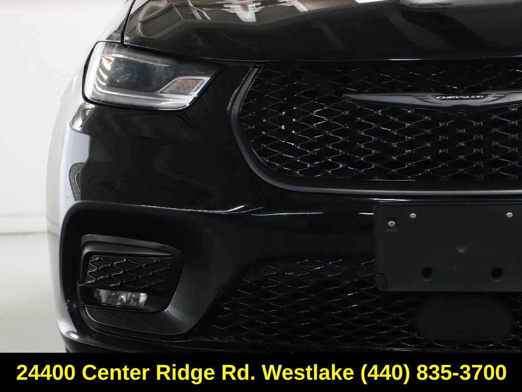 Used 2025 Chrysler Pacifica Limited FWD image 7