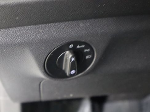 Used 2019 Volkswagen Jetta FWD image 22