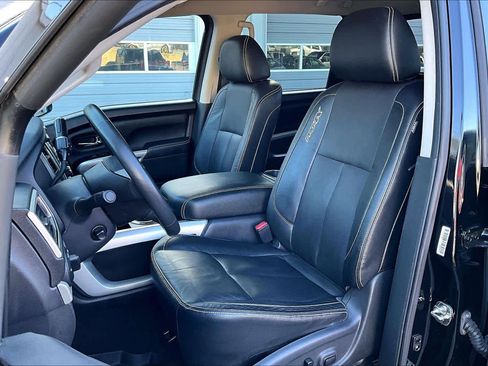 Used 2017 Nissan Titan PRO-4X w/ Pro-4x Convenience Package image 7