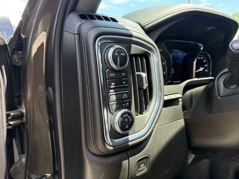 Used 2023 GMC Sierra 2500 Denali w/ Denali Ultimate Package AWD/4WD image 24