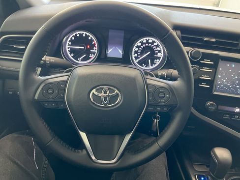 Certified 2019 Toyota Camry SE FWD image 14