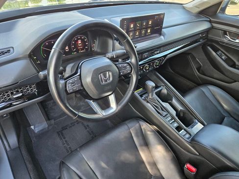 Used 2024 Honda Accord Touring image 12