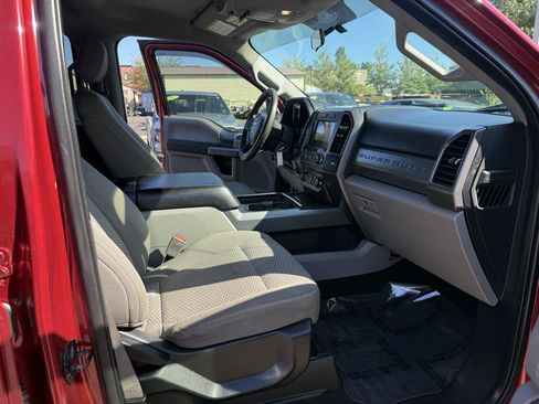 Used 2019 Ford F250 XLT w/ XLT Premium Package AWD/4WD image 17