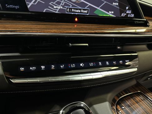 Used 2024 Cadillac Escalade ESV Premium Luxury AWD/4WD image 36