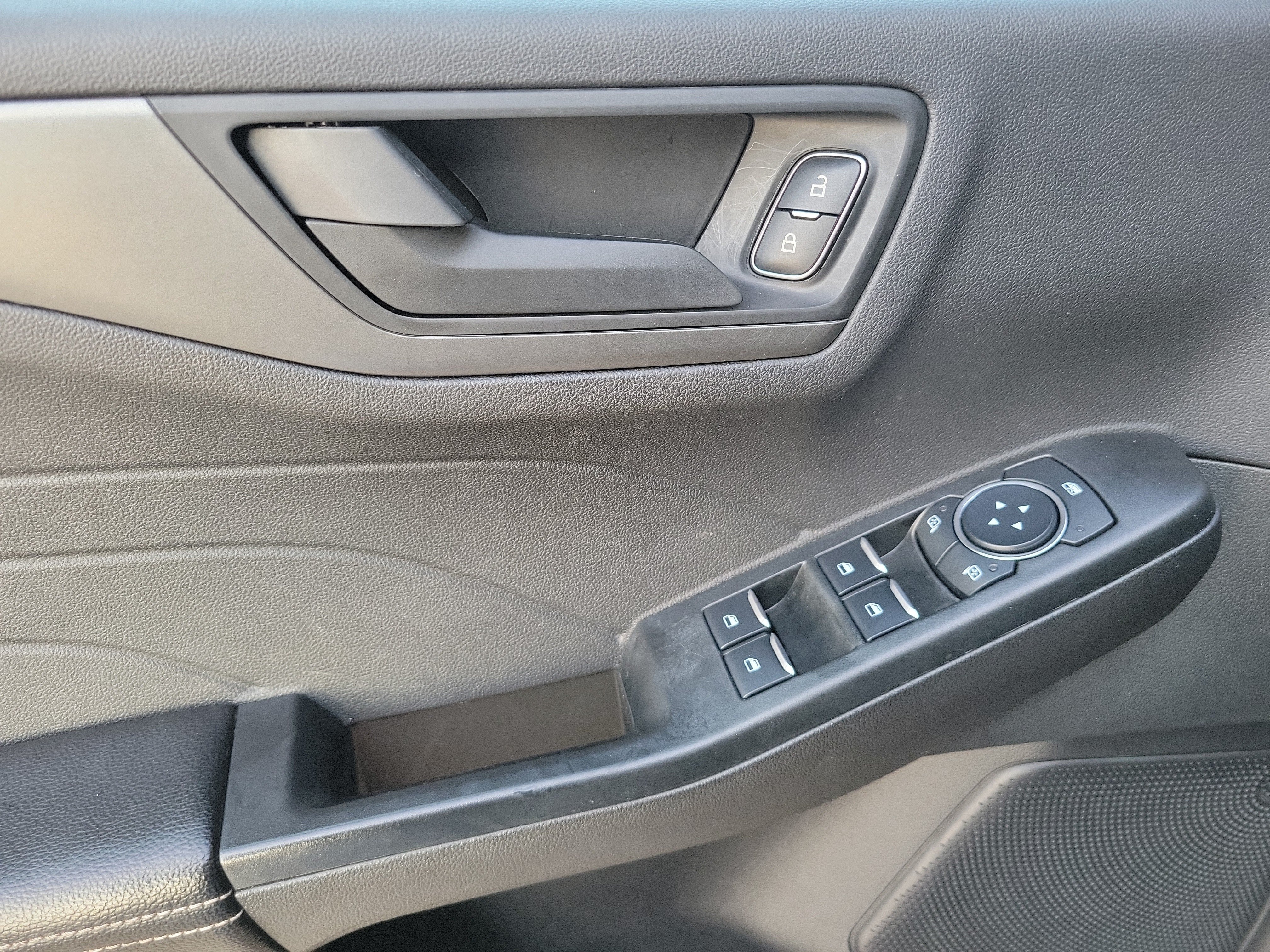 Used 2025 Ford Escape Active w/ Tech Pack #1 FWD image 24