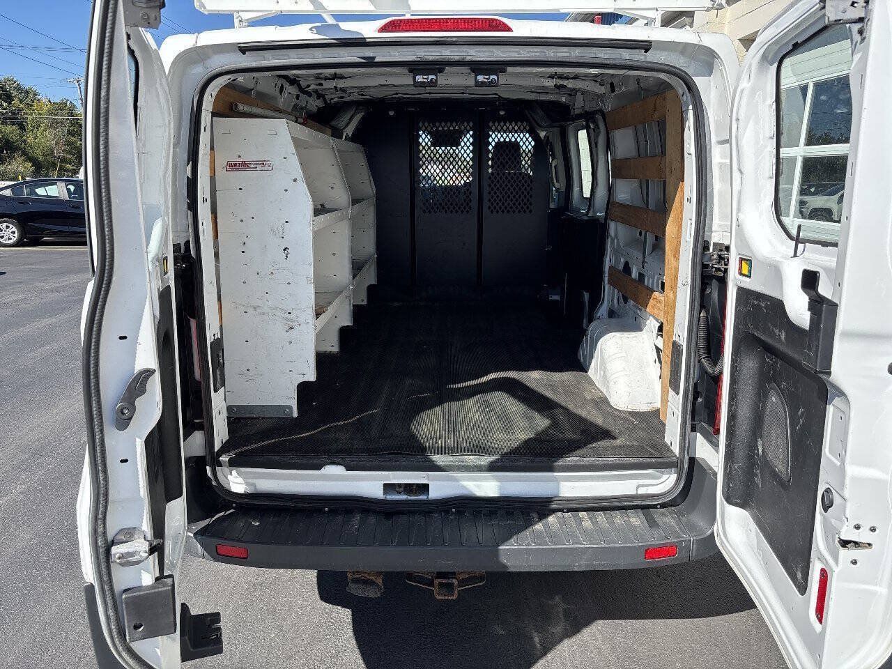 Used 2018 Ford Transit 250 130 Low Roof w/ Exterior Upgrade Package RWD image 11