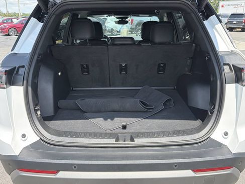 Used 2026 Chevrolet Equinox LT w/ Convenience Package II FWD image 27
