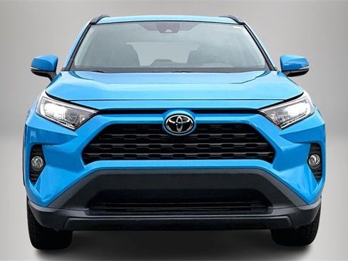 Used 2021 Toyota RAV4 XLE Premium image 3