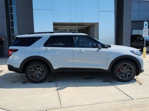 New 2027 Ford Explorer ST-Line w/ Premium Package AWD/4WD image 9