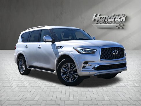 Used 2018 INFINITI QX80 2WD w/ Driver Assistance Package image 2