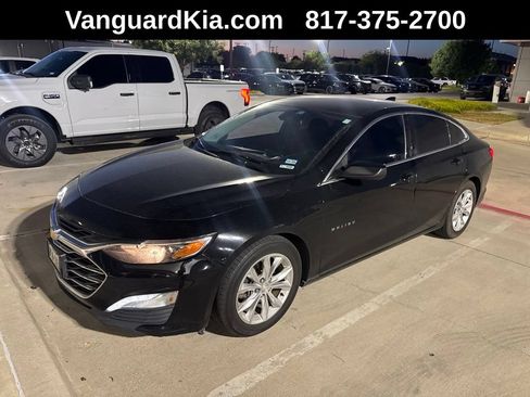 Used 2019 Chevrolet Malibu LT FWD image 1