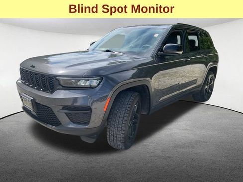 Used 2023 Jeep Grand Cherokee Altitude AWD/4WD image 5