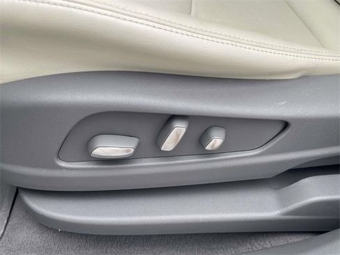 Used 2020 Cadillac XT6 Premium Luxury image 15