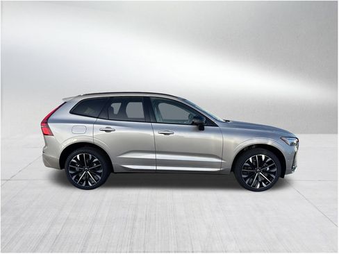 New 2026 Volvo XC60 B5 Ultra w/ Protection Package Premier image 4