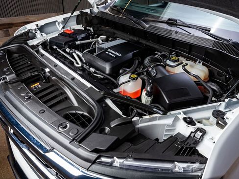 Used 2023 Chevrolet Silverado 1500 LT w/ Z71 Off-Road Package AWD/4WD image 38