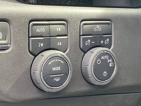 New 2025 Chevrolet Silverado 1500 LT image 13