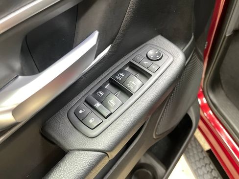 Used 2019 RAM 1500 Big Horn AWD/4WD image 16