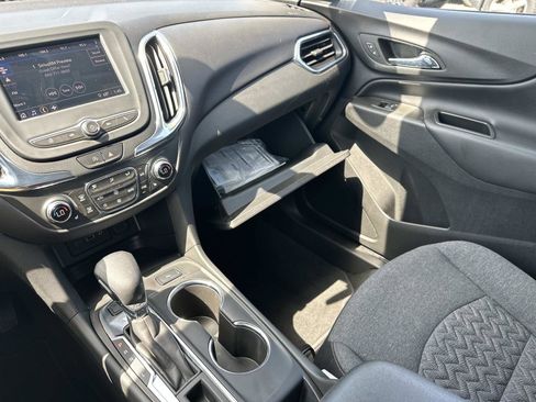 Used 2022 Chevrolet Equinox LT image 32